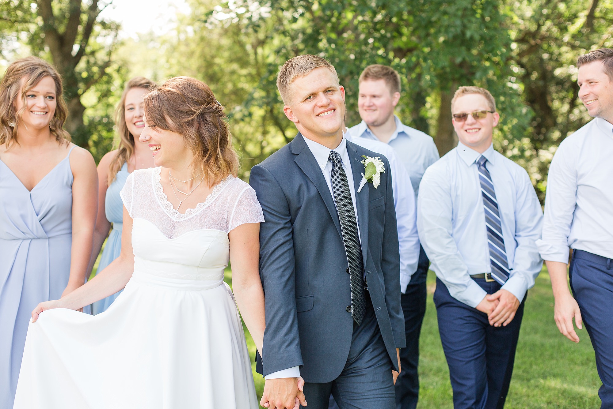How to create a wedding day timeline for plenty of fun bridal party photos